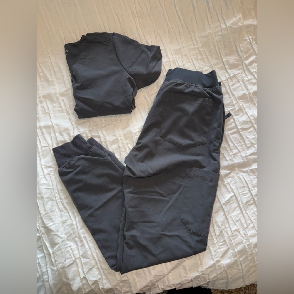 Mandala Grey Scrub Set
